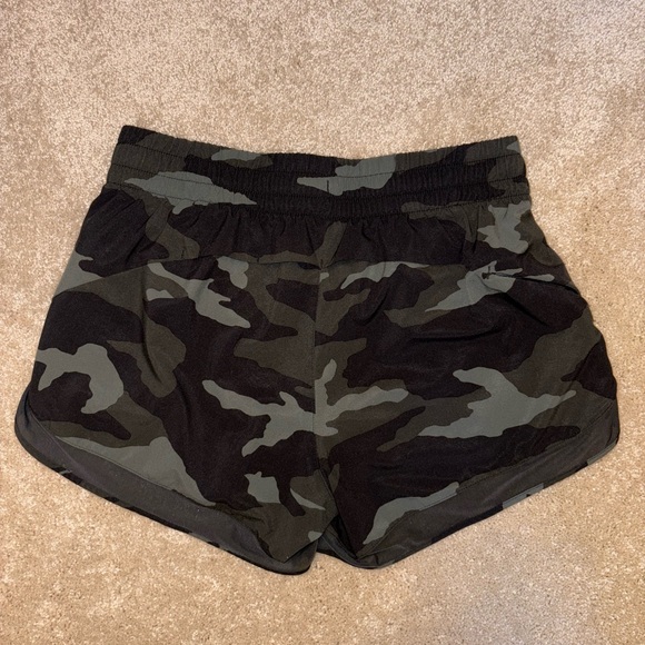 Mesh Racer Run Mid Rise 4 Short (XS) - Picture 4 of 5